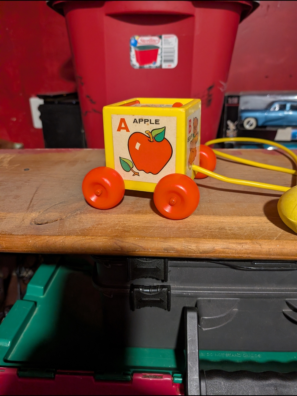 VINTAGE FISHER PRICE PEEK A BOO BLOCK RARE WORKS GREAT